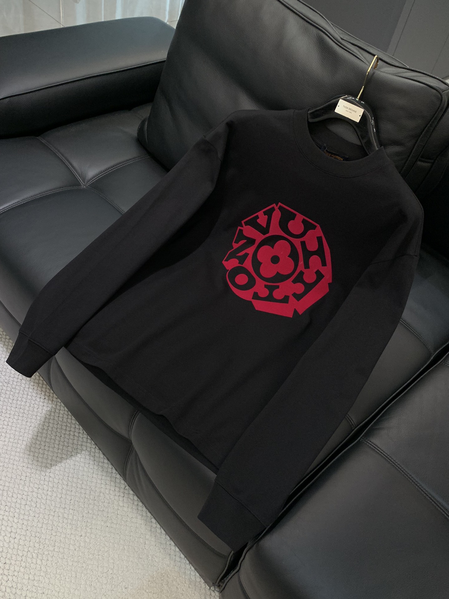 ，LouisVuitton 路易威登，2025秋季最新款，专柜同步有售，原单狠货，时尚休闲圆领长袖T恤，
