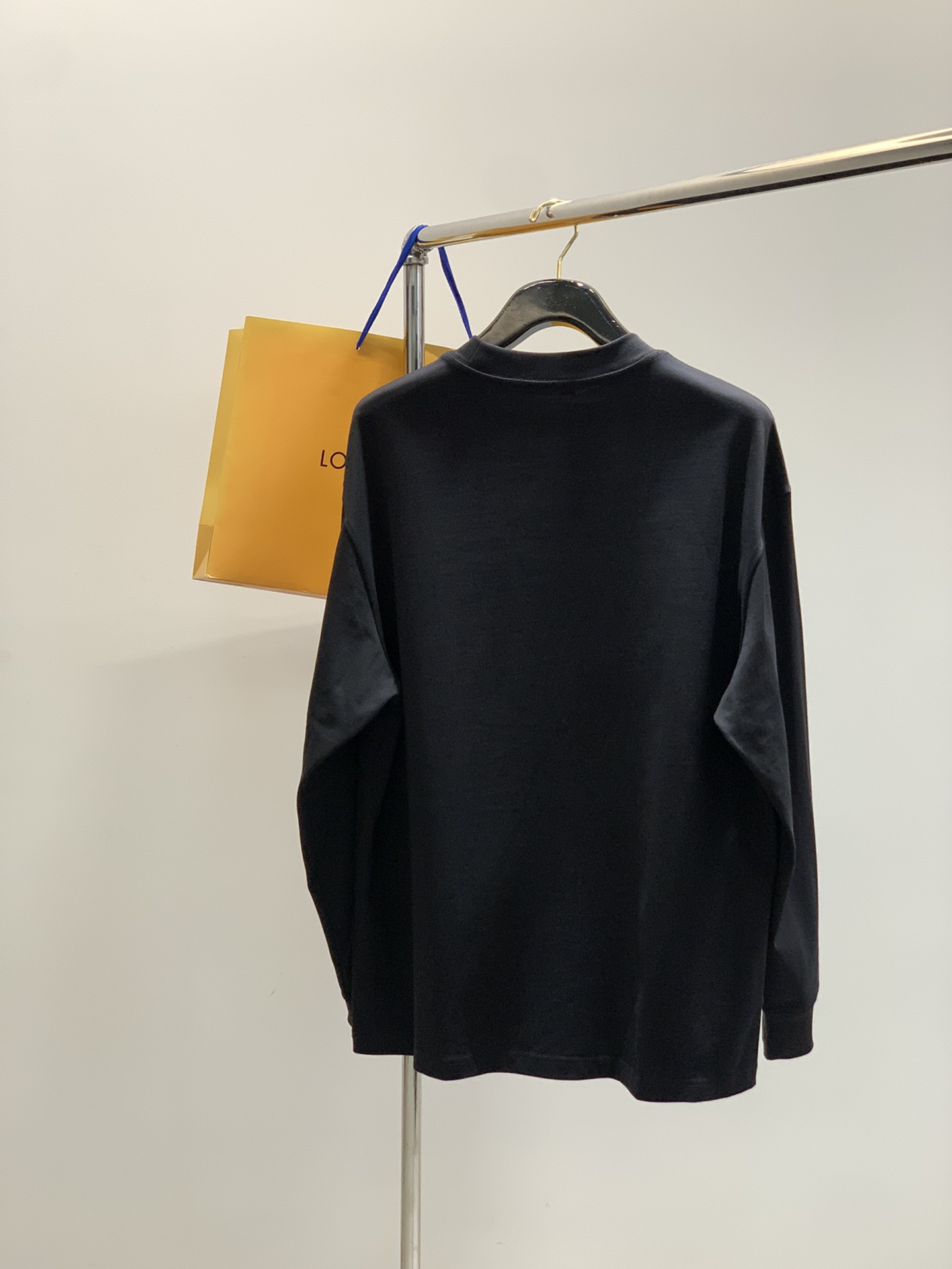 ，LouisVuitton 路易威登，2025秋季最新款，专柜同步有售，原单狠货，时尚休闲圆领长袖T恤，