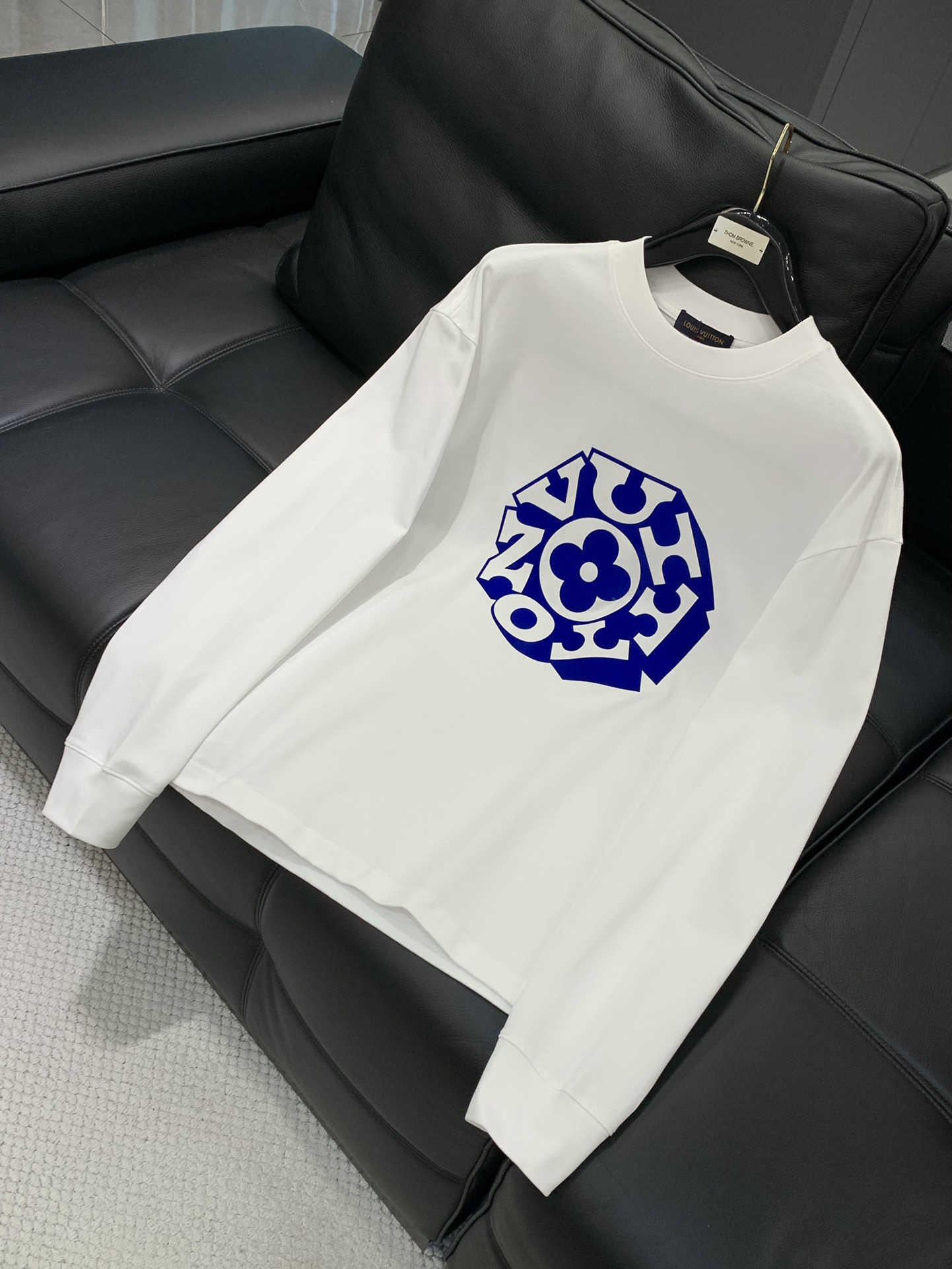 ，LouisVuitton 路易威登，2025秋季最新款，专柜同步有售，原单狠货，时尚休闲圆领长袖T恤，