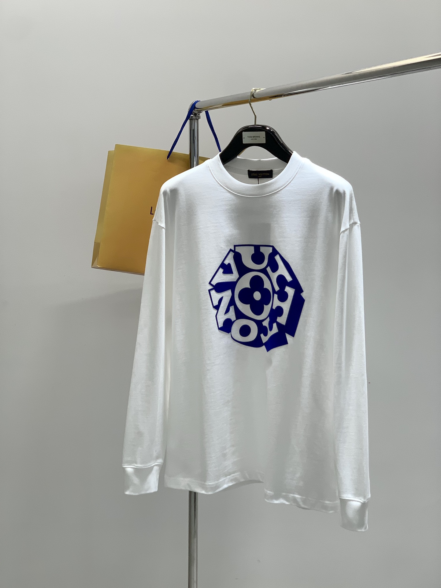 ，LouisVuitton 路易威登，2025秋季最新款，专柜同步有售，原单狠货，时尚休闲圆领长袖T恤，