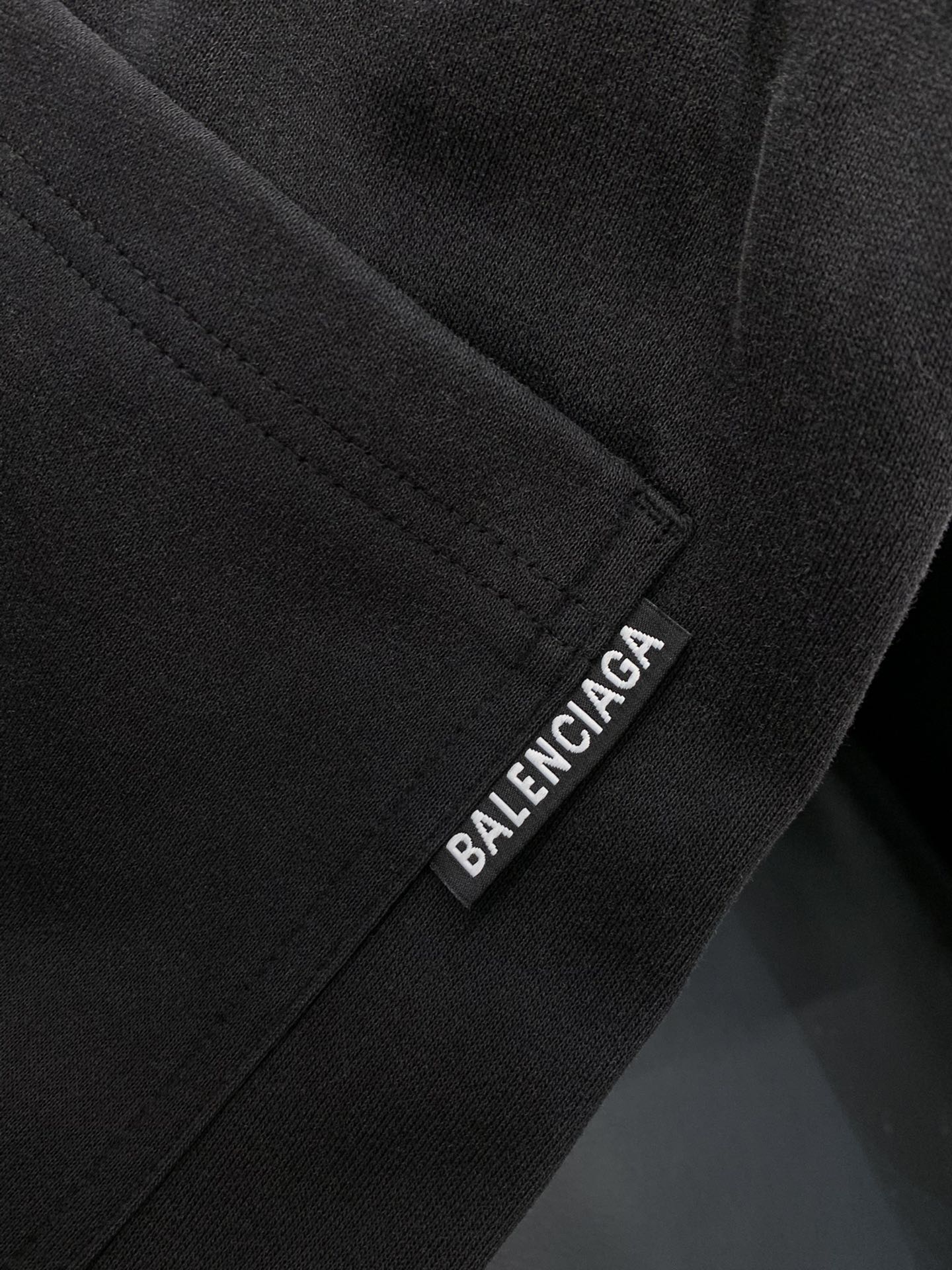 ，Balenciaga 巴黎世家，2025秋季最新品，专柜同步有售，原单狠货，时尚休闲裤，进口原版水洗弹