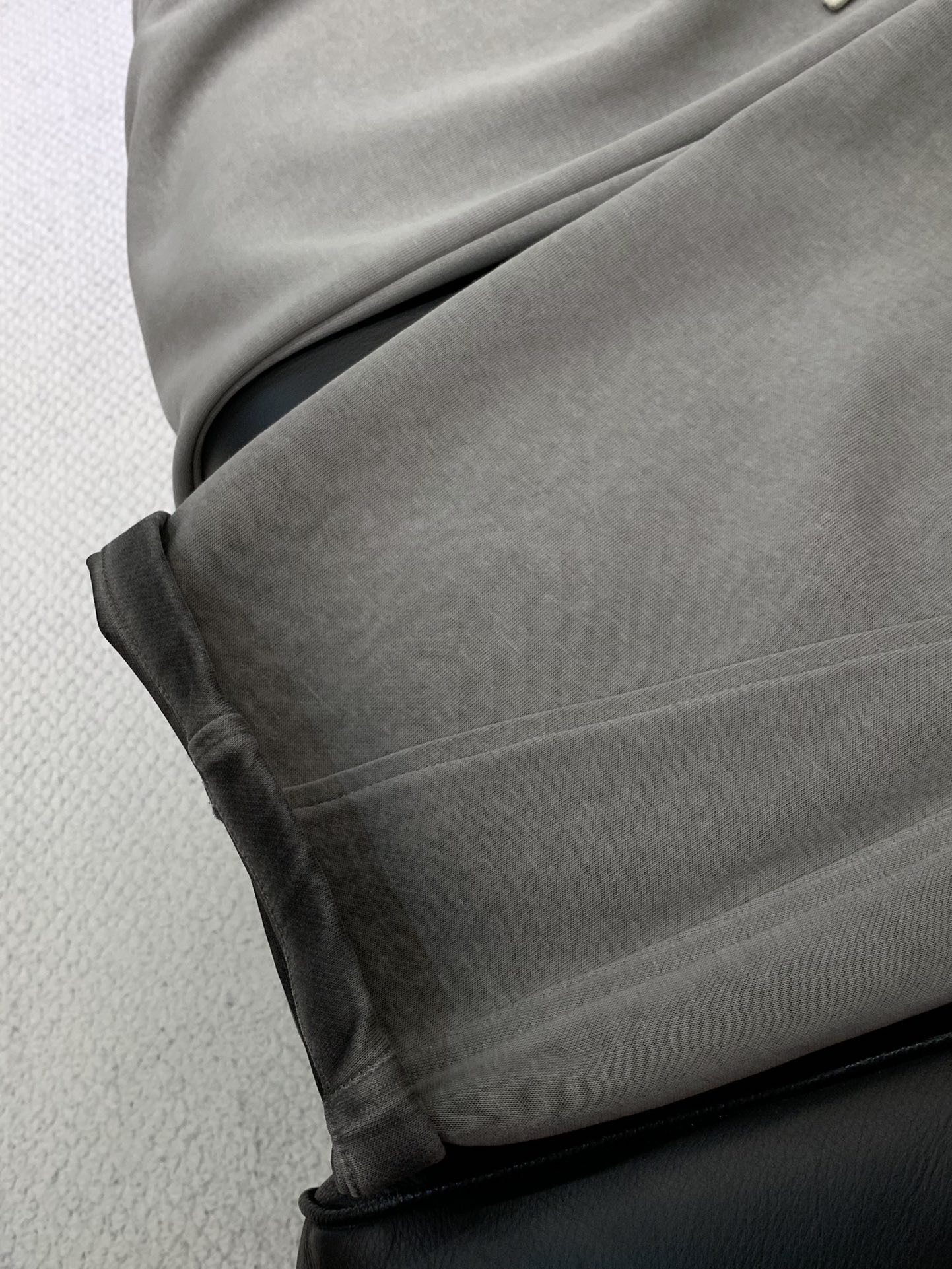 ，Balenciaga 巴黎世家，2025秋季最新品，专柜同步有售，原单狠货，时尚休闲裤，进口原版水洗弹