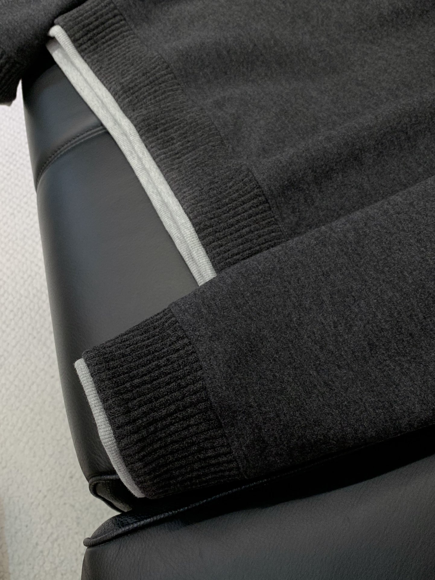 ，意大利神狮，时尚品牌，2025秋季新品，时尚休闲卫衣，专柜同步有售，原单狠货，采用进口原版面料，独特设