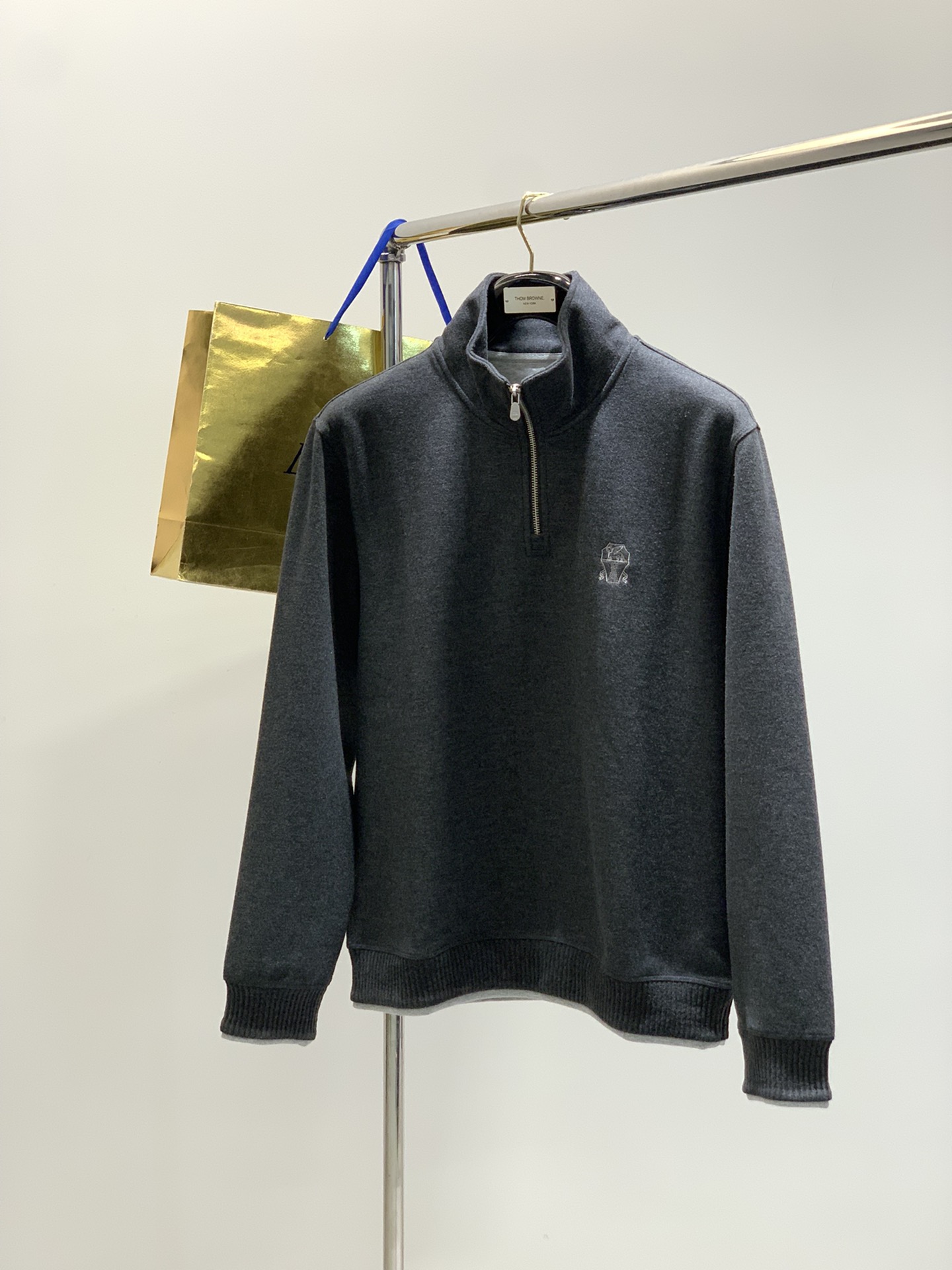 ，意大利神狮，时尚品牌，2025秋季新品，时尚休闲卫衣，专柜同步有售，原单狠货，采用进口原版面料，独特设