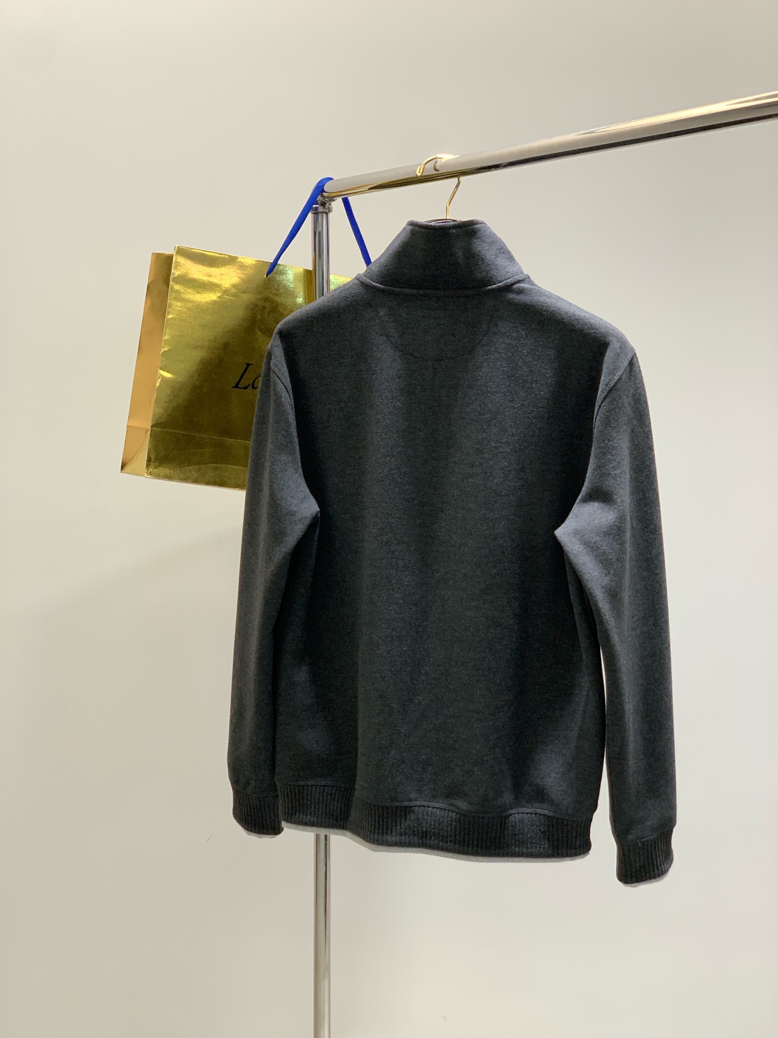 ，意大利神狮，时尚品牌，2025秋季新品，时尚休闲卫衣，专柜同步有售，原单狠货，采用进口原版面料，独特设