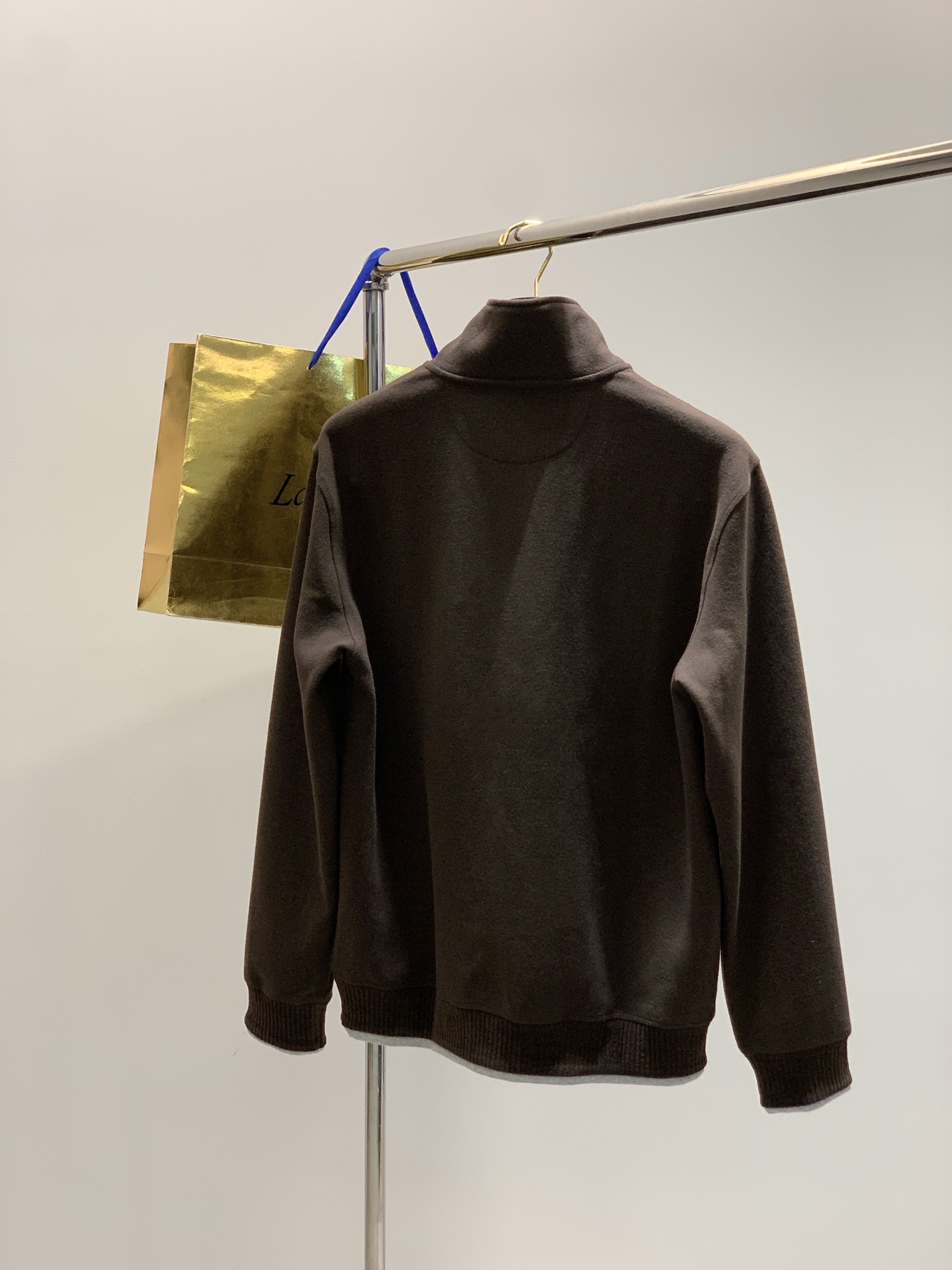 ，意大利神狮，时尚品牌，2025秋季新品，时尚休闲卫衣，专柜同步有售，原单狠货，采用进口原版面料，独特设