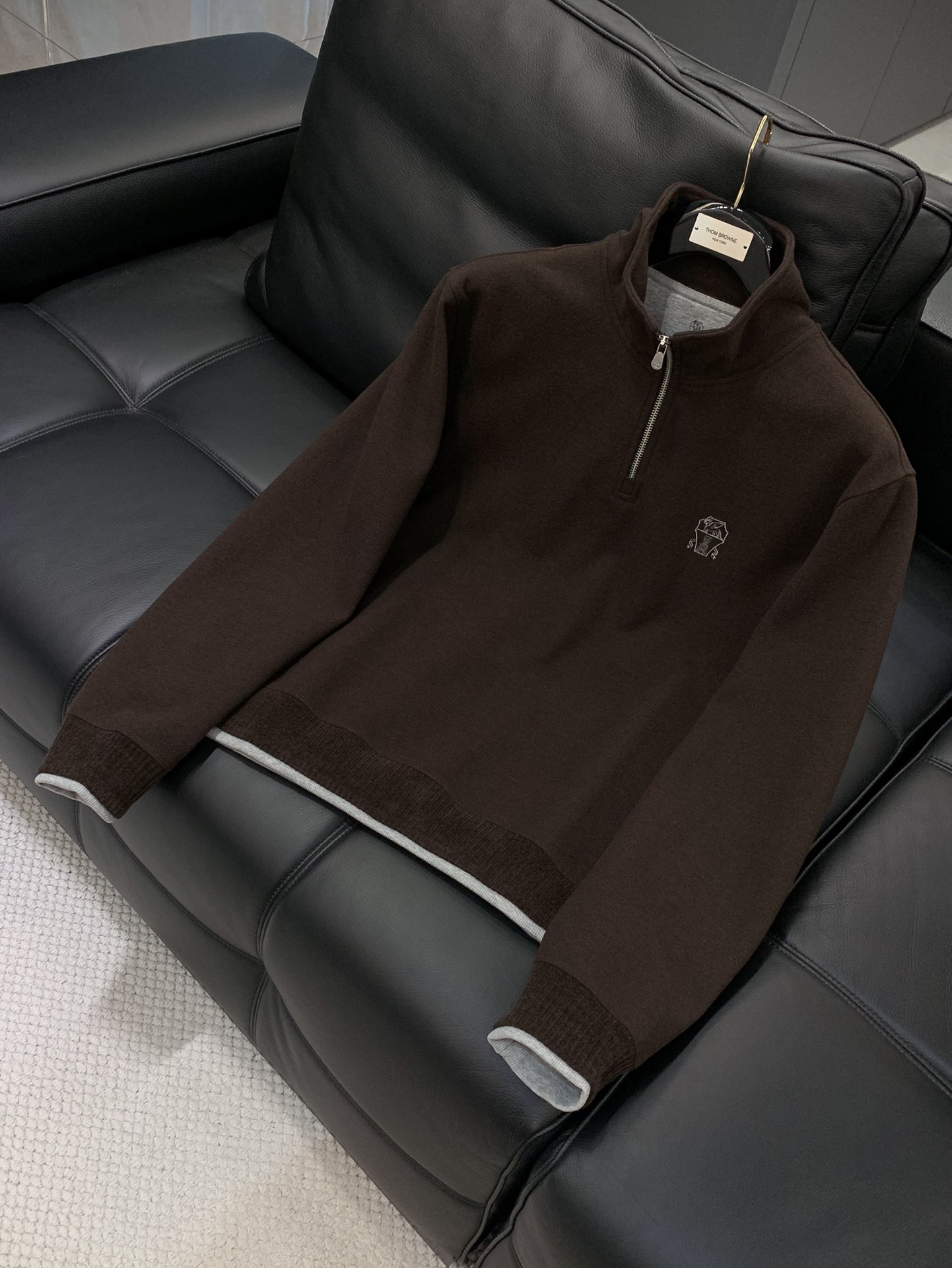 ，意大利神狮，时尚品牌，2025秋季新品，时尚休闲卫衣，专柜同步有售，原单狠货，采用进口原版面料，独特设