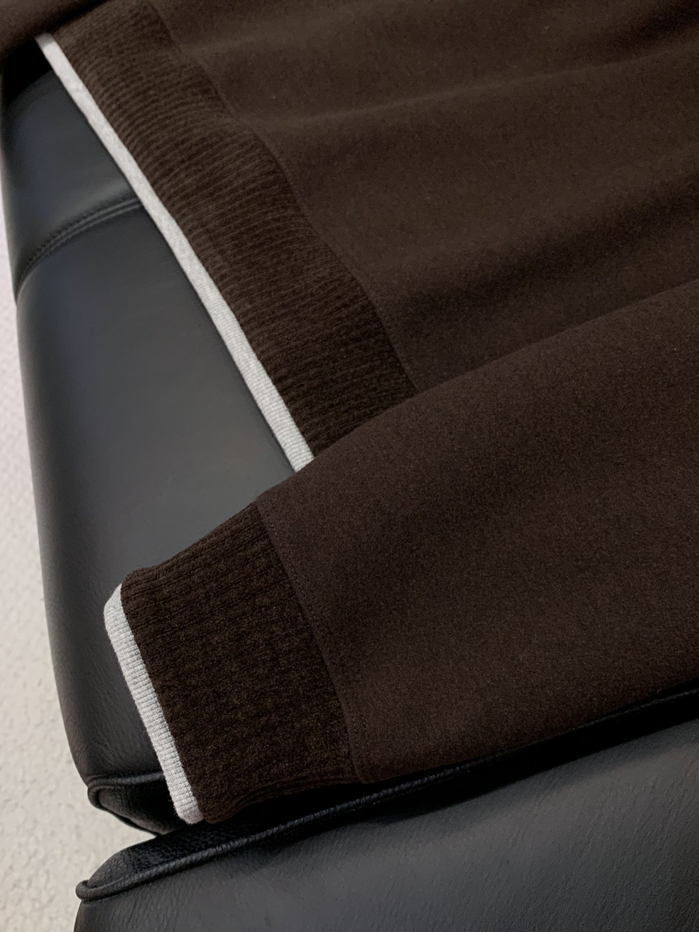 ，意大利神狮，时尚品牌，2025秋季新品，时尚休闲卫衣，专柜同步有售，原单狠货，采用进口原版面料，独特设