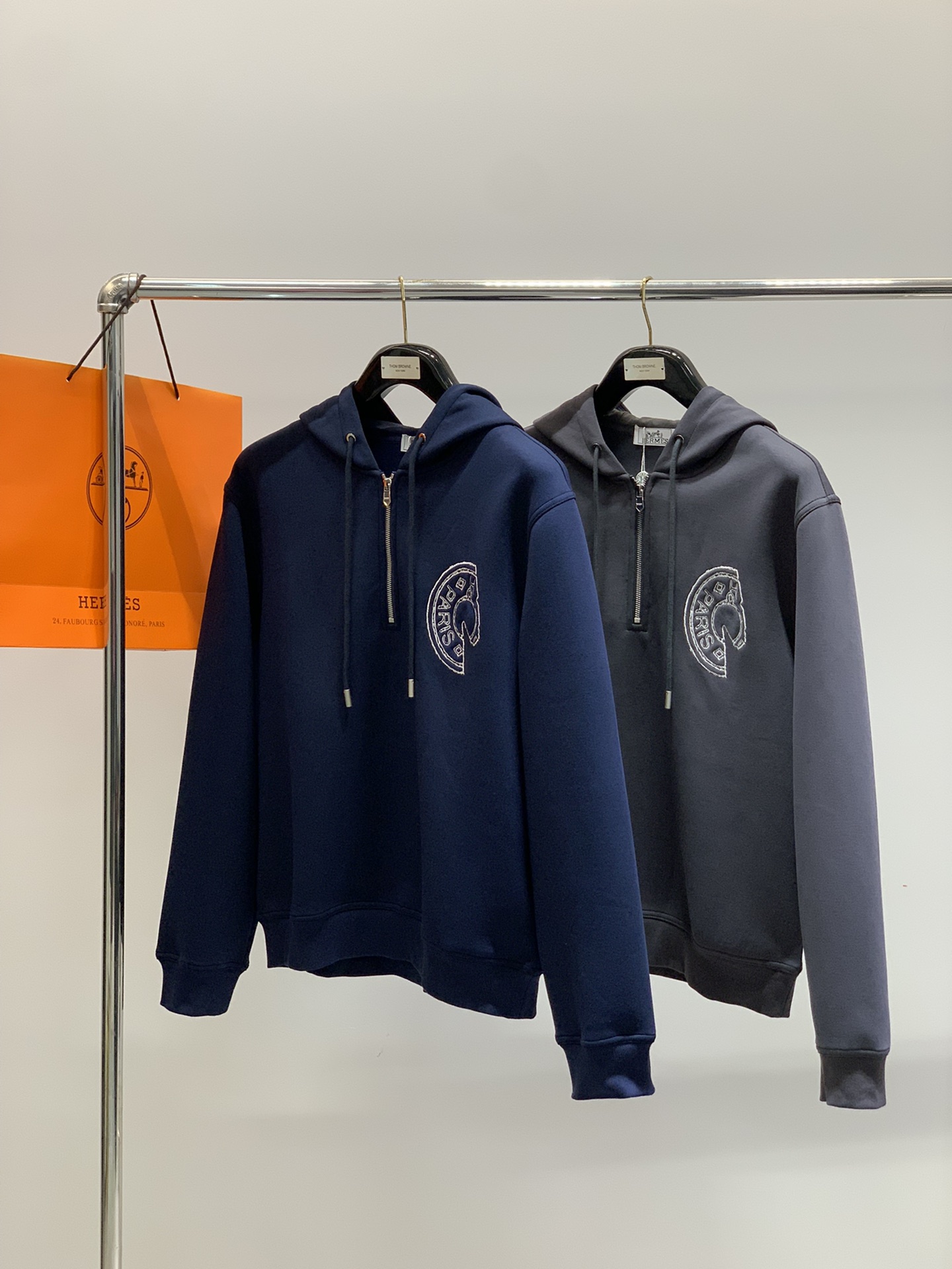 ，Hermès 爱马仕，2025秋季最新品，专柜同步有售，原单狠货，时尚休闲连帽卫衣，定制进口原版面料，