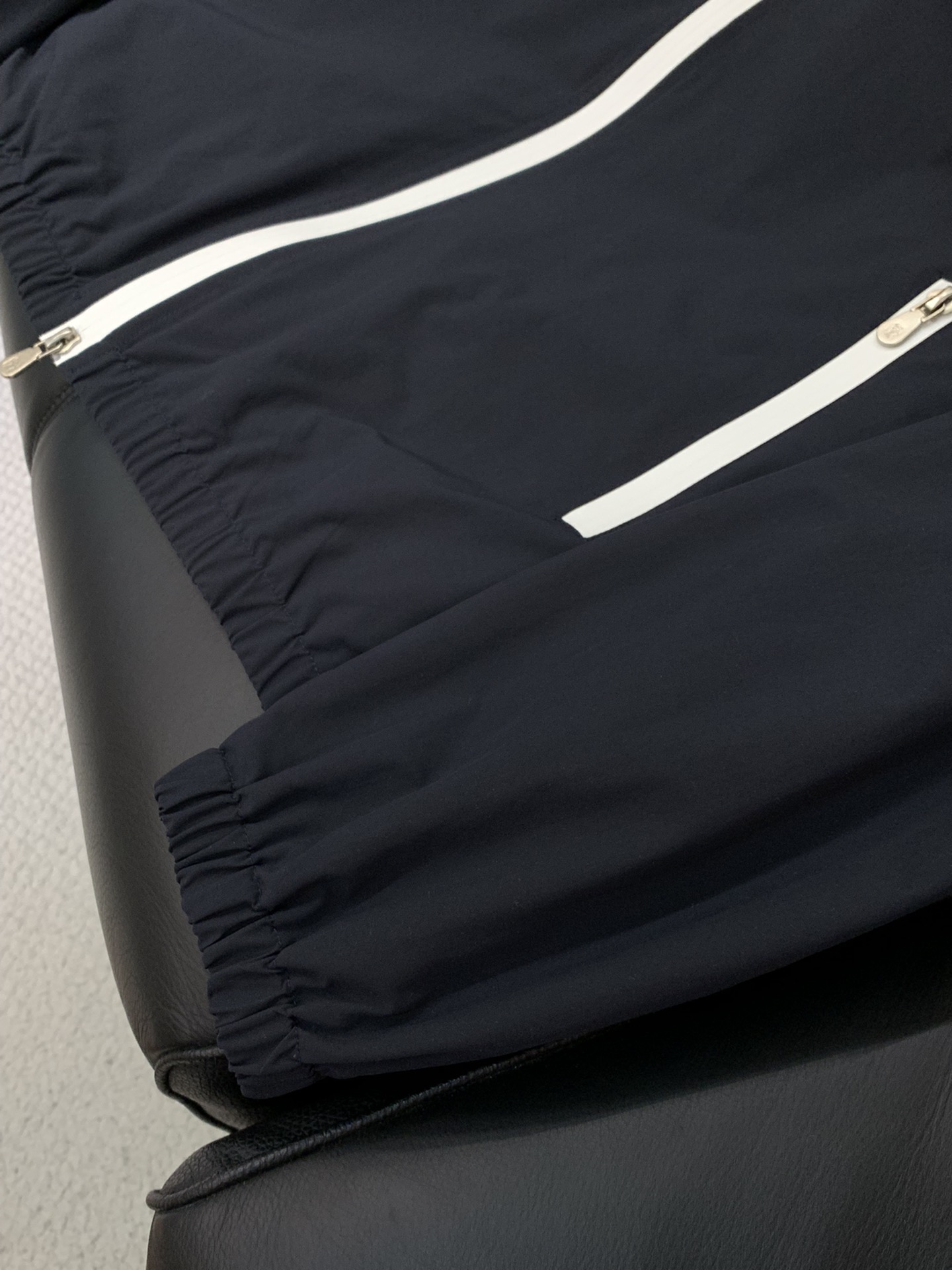 ，意大利神狮，时尚品牌，2025秋季新品，时尚休闲连帽外套，专柜同步有售，原单狠货，采用进口原版面料，独