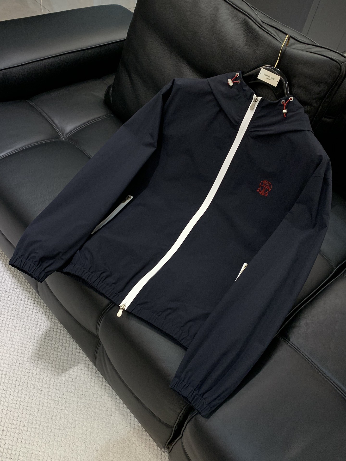 ，意大利神狮，时尚品牌，2025秋季新品，时尚休闲连帽外套，专柜同步有售，原单狠货，采用进口原版面料，独