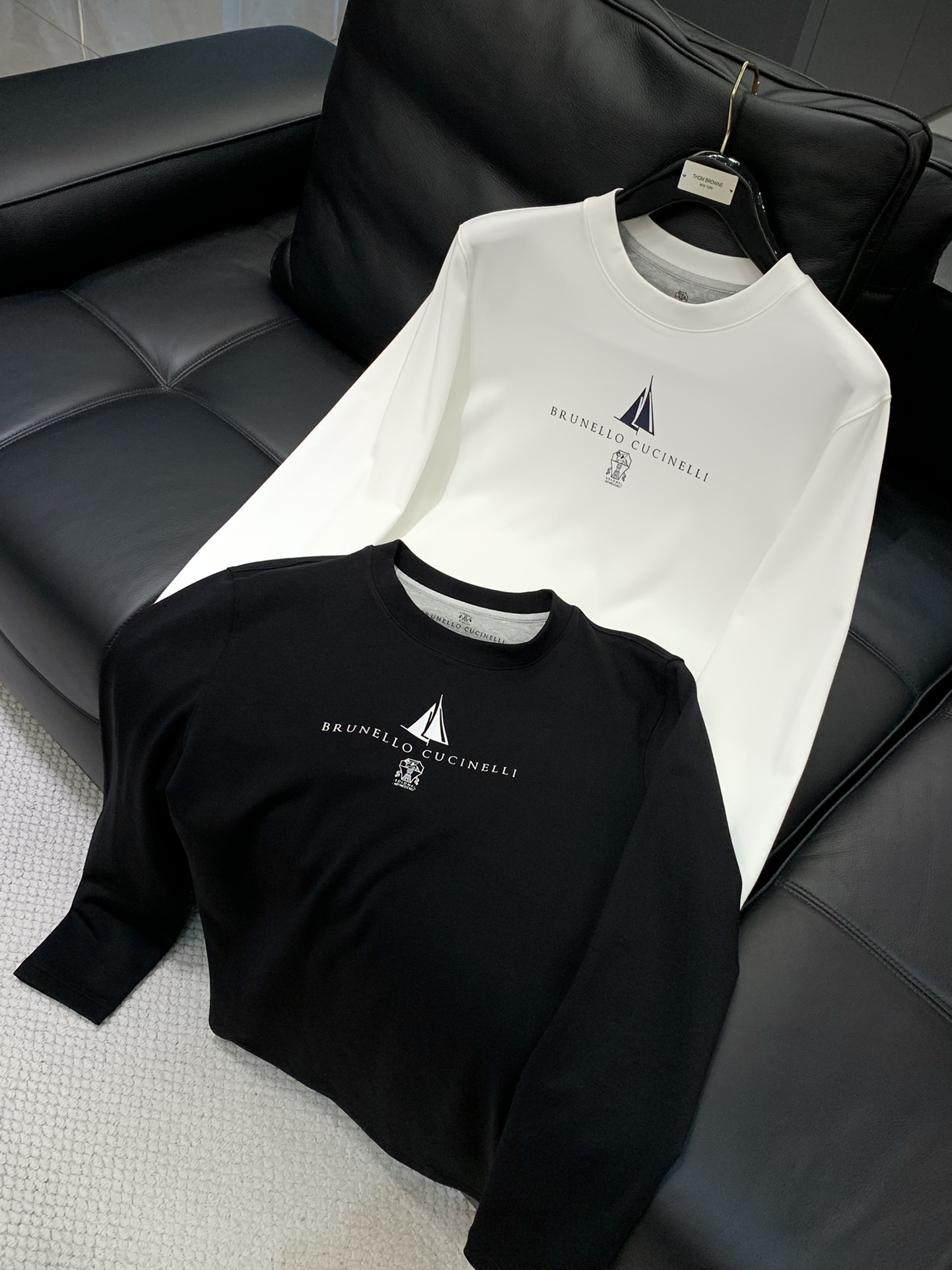 ，意大利神狮，时尚品牌，2025秋季新品，时尚休闲圆领长袖T恤，专柜同步有售，原单狠货，采用进口原版面料