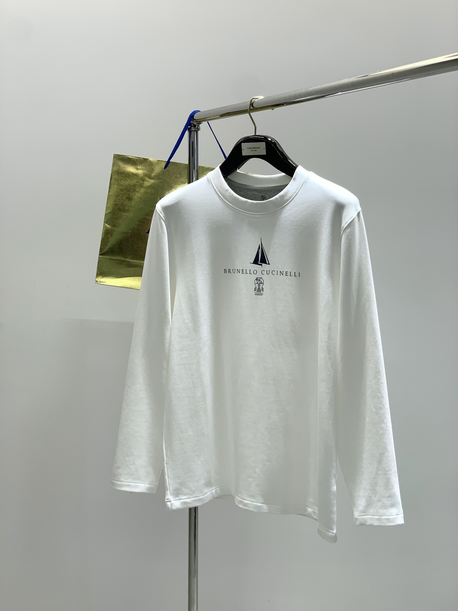 ，意大利神狮，时尚品牌，2025秋季新品，时尚休闲圆领长袖T恤，专柜同步有售，原单狠货，采用进口原版面料