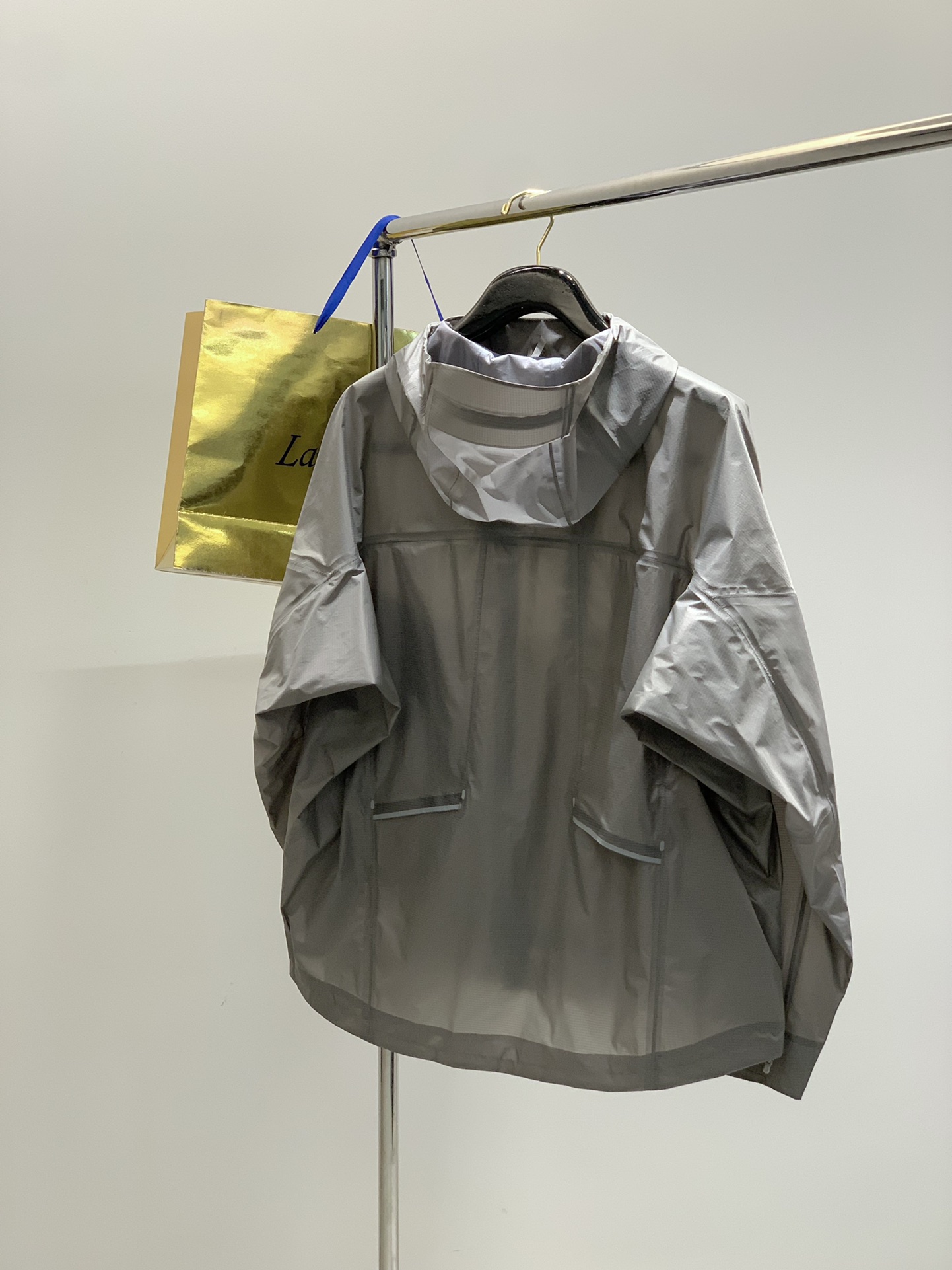 ，KAILAS 凯乐石，2025秋季季新款，时尚休闲连帽外套，专柜同步有售，原单狠货，顶级刺绣🪡工艺字母