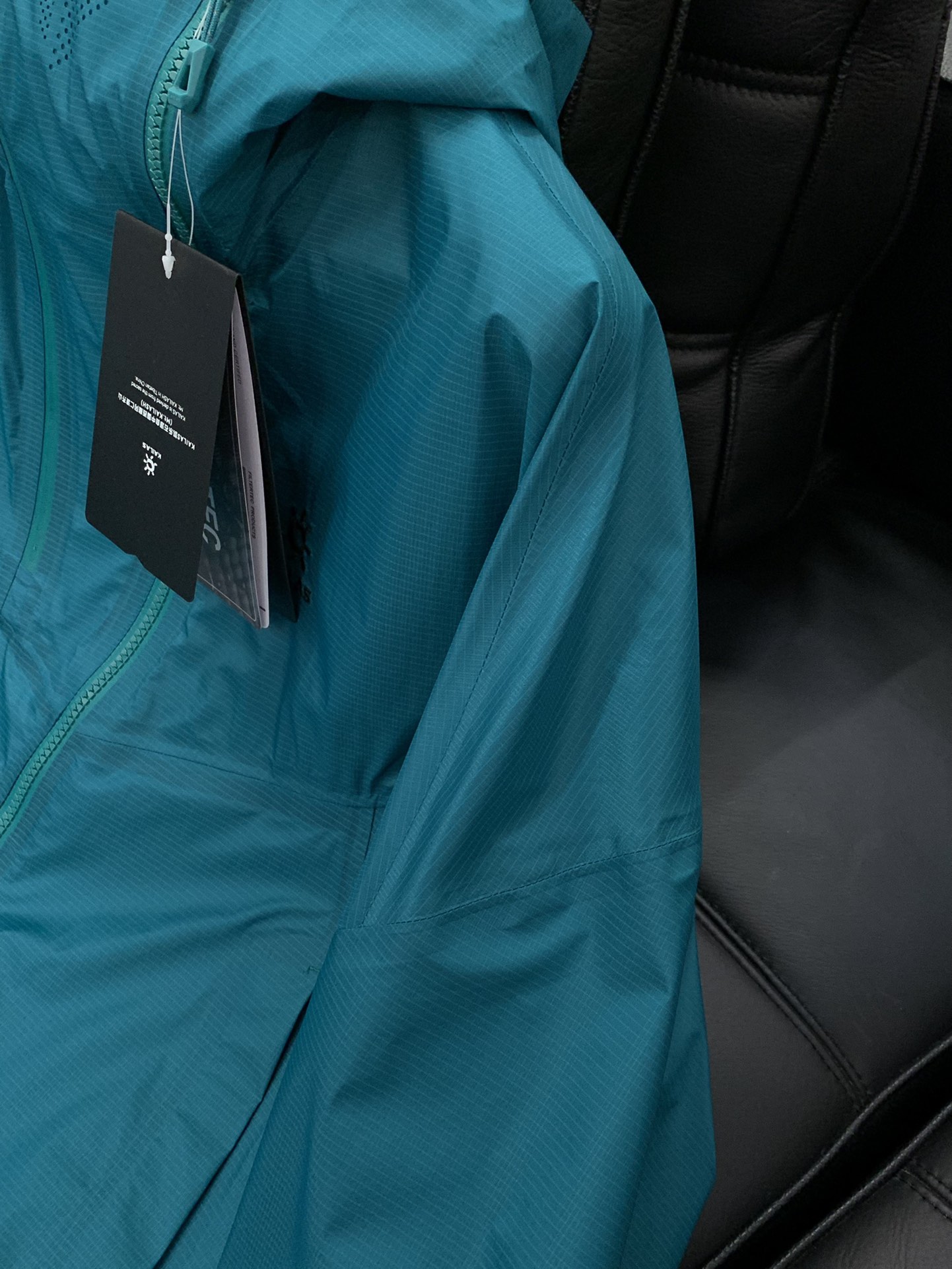 ，KAILAS 凯乐石，2025秋季季新款，时尚休闲连帽外套，专柜同步有售，原单狠货，顶级刺绣🪡工艺字母