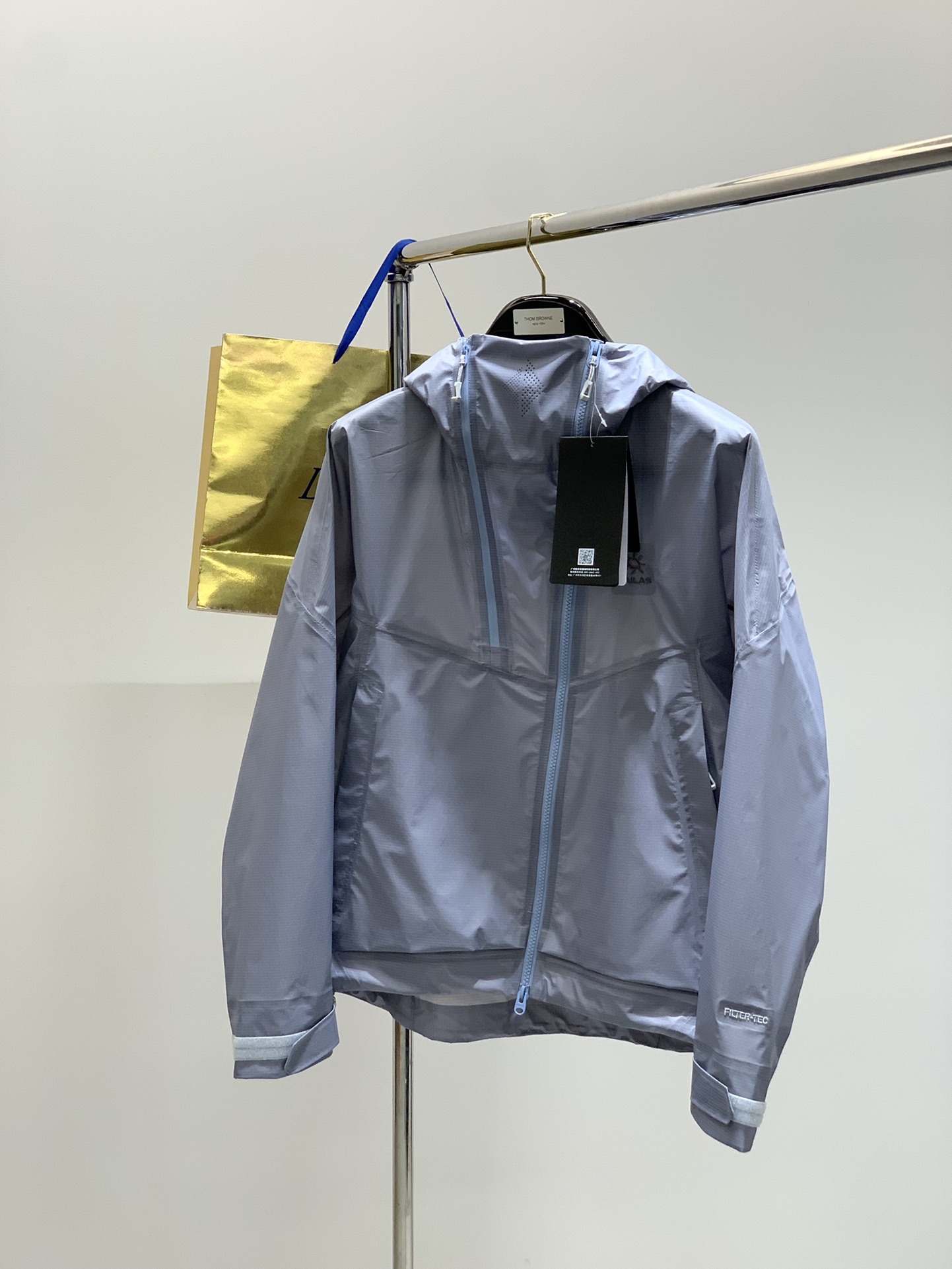 ，KAILAS 凯乐石，2025秋季季新款，时尚休闲连帽外套，专柜同步有售，原单狠货，顶级刺绣🪡工艺字母