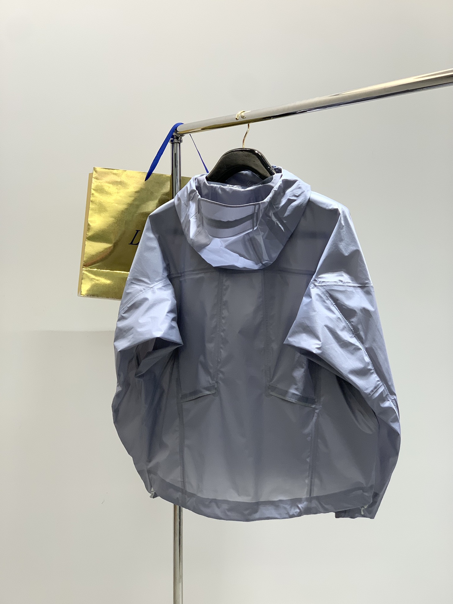 ，KAILAS 凯乐石，2025秋季季新款，时尚休闲连帽外套，专柜同步有售，原单狠货，顶级刺绣🪡工艺字母