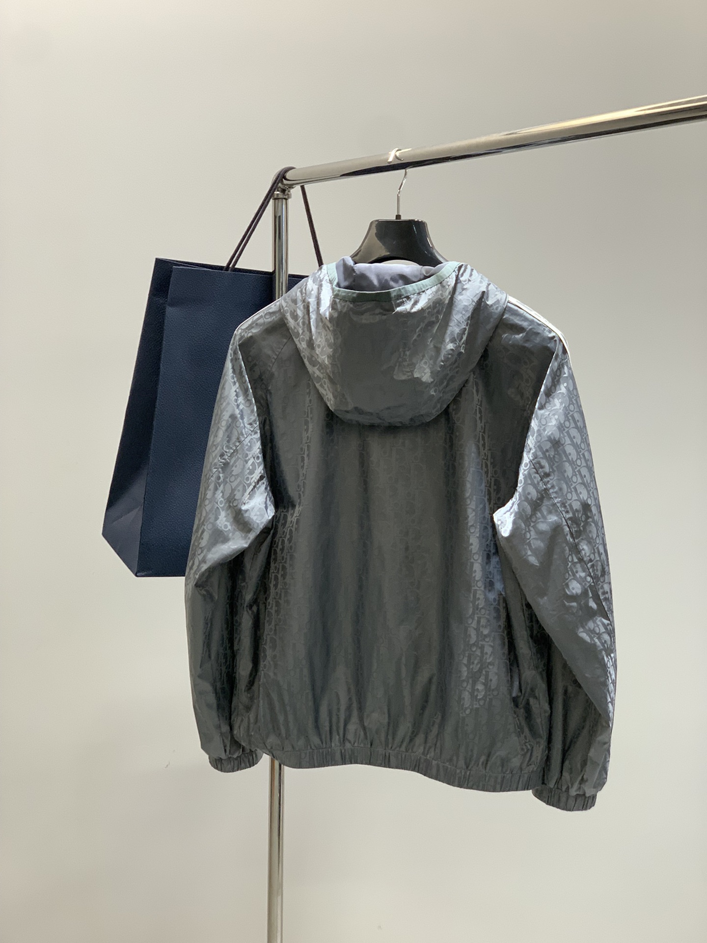 ，Dior 迪奥， 2025秋季新品，专柜同步有售，简约时尚休闲连帽外套，原版进口面料，舒适透气，顶级印