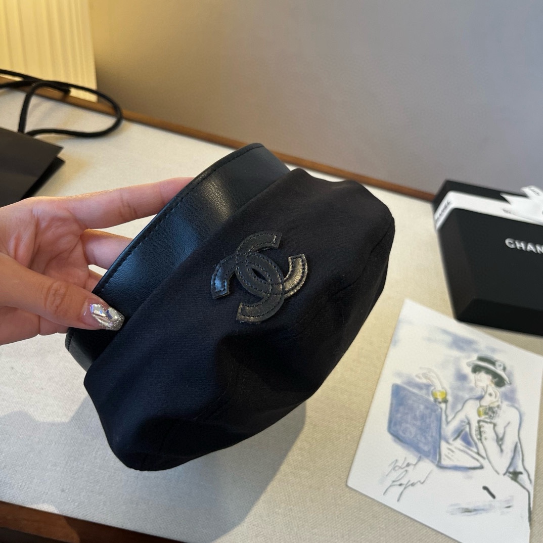 🆕

Chanel香奈儿新款贝雷帽 头围57cm