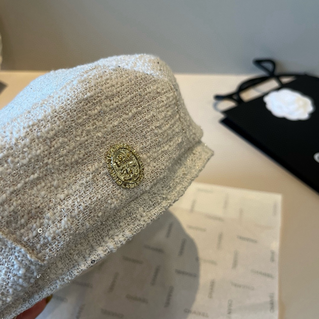 🆕

香奈儿新款鸭贝雷帽，头围57cm