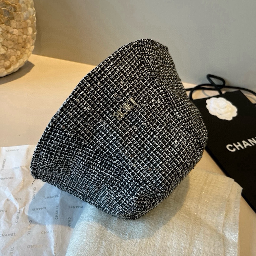 🆕

Dior新款渔夫帽，闪片渔夫帽，春秋新款，头围57cm