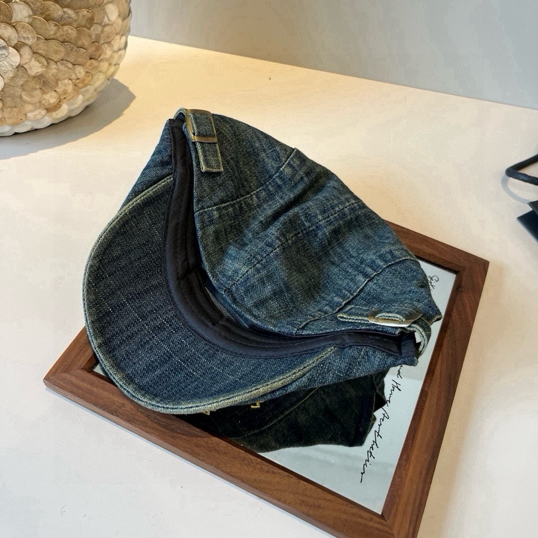 🆕

圣罗兰复古风前进鸭舌帽，高级百搭，头围57cm