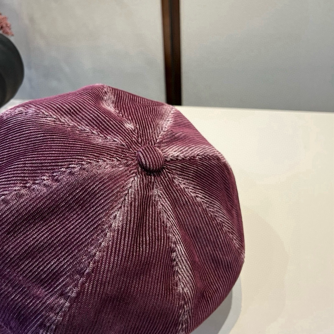 🆕

miumiu缪缪新款鸭舌画家帽，头围57cm