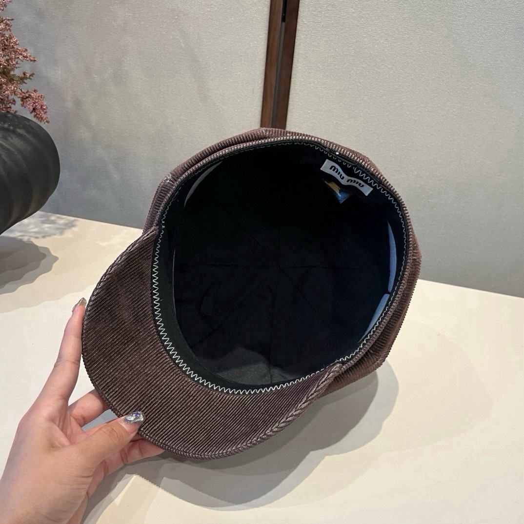 🆕

miumiu缪缪新款鸭舌画家帽，头围57cm