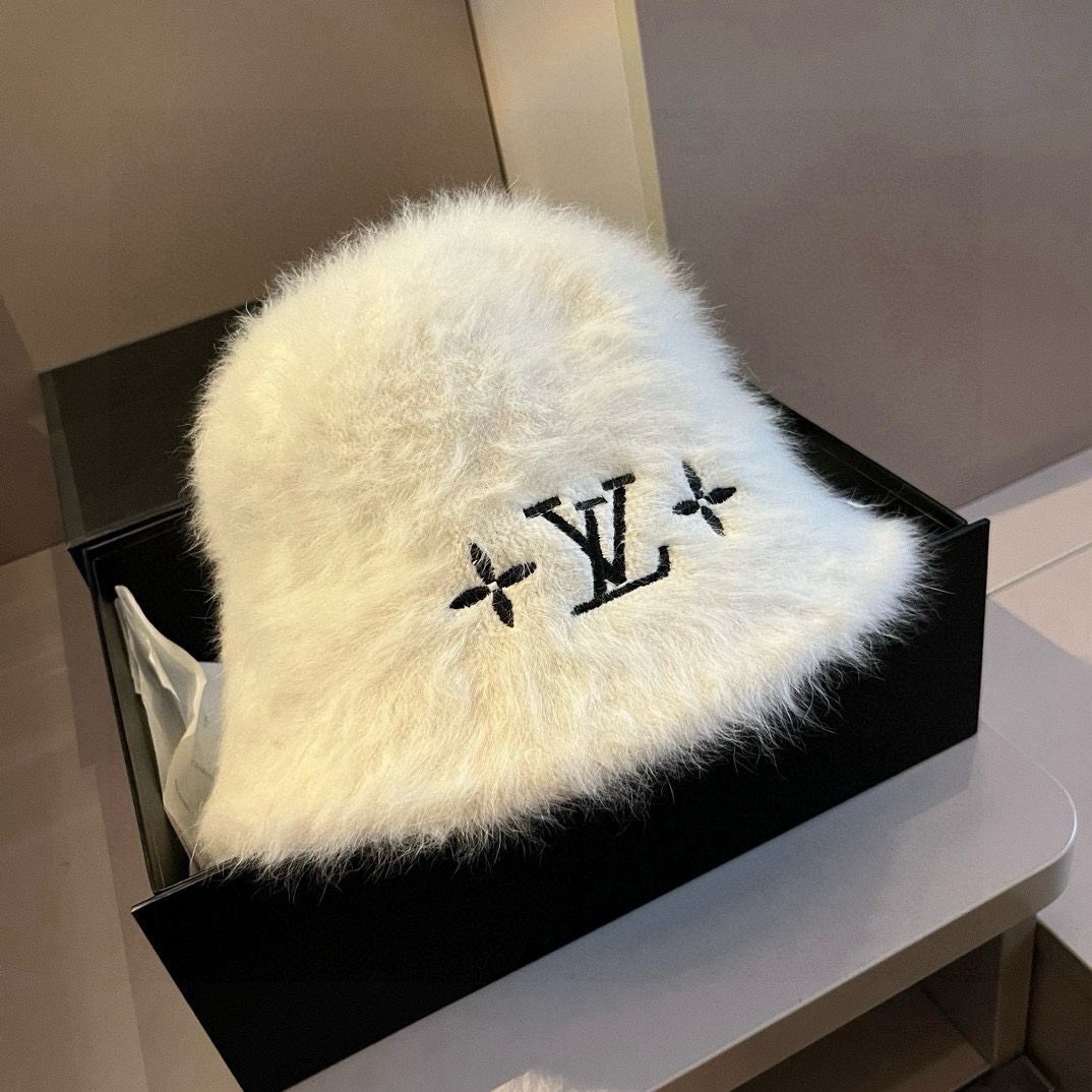 🆕

Lv路易威登秋冬新款渔夫帽，手抓帽，可折叠，黑 白两色，头围57cm