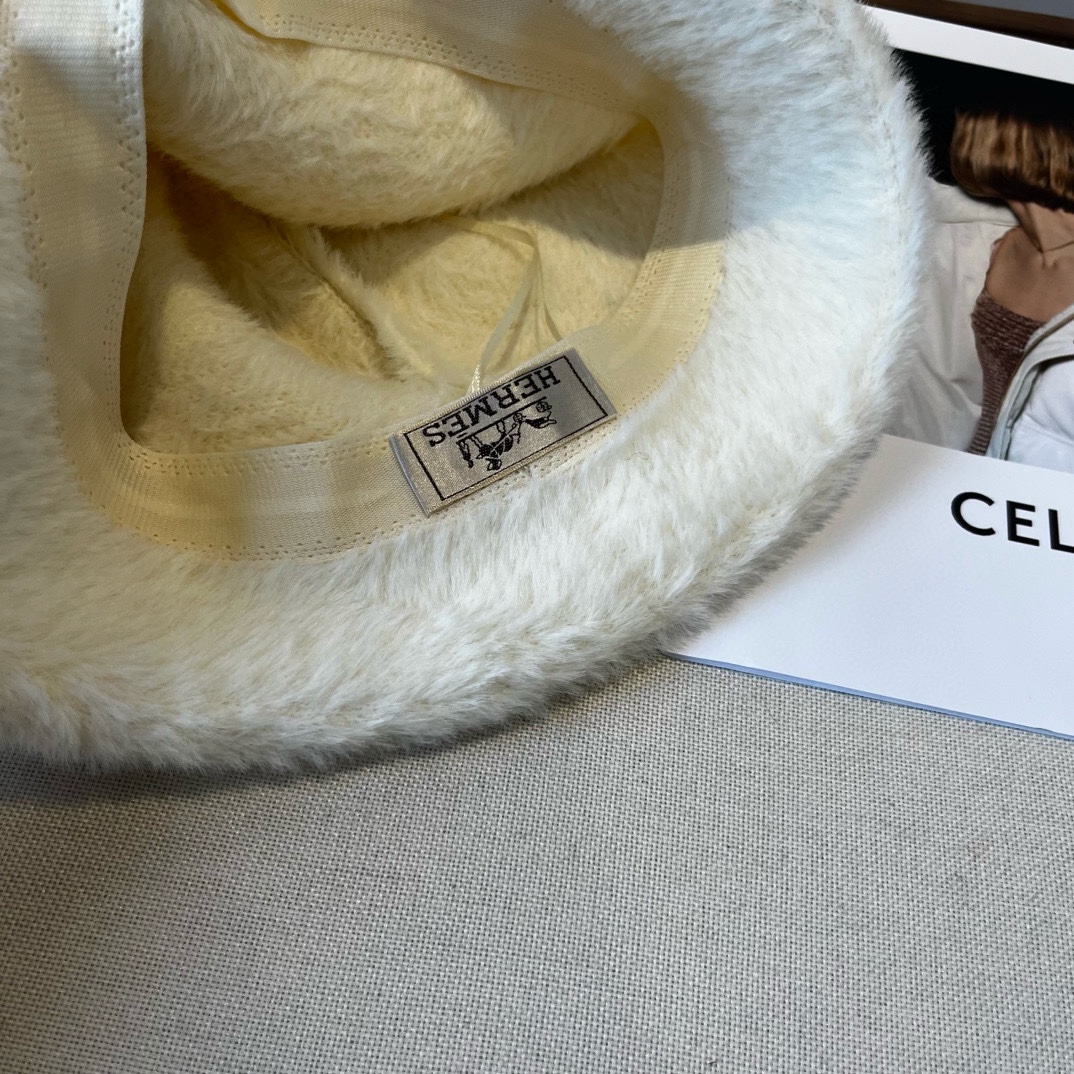 🆕

爱马仕新款兔毛渔夫帽，保暖毛毛圆顶帽，头围57cm