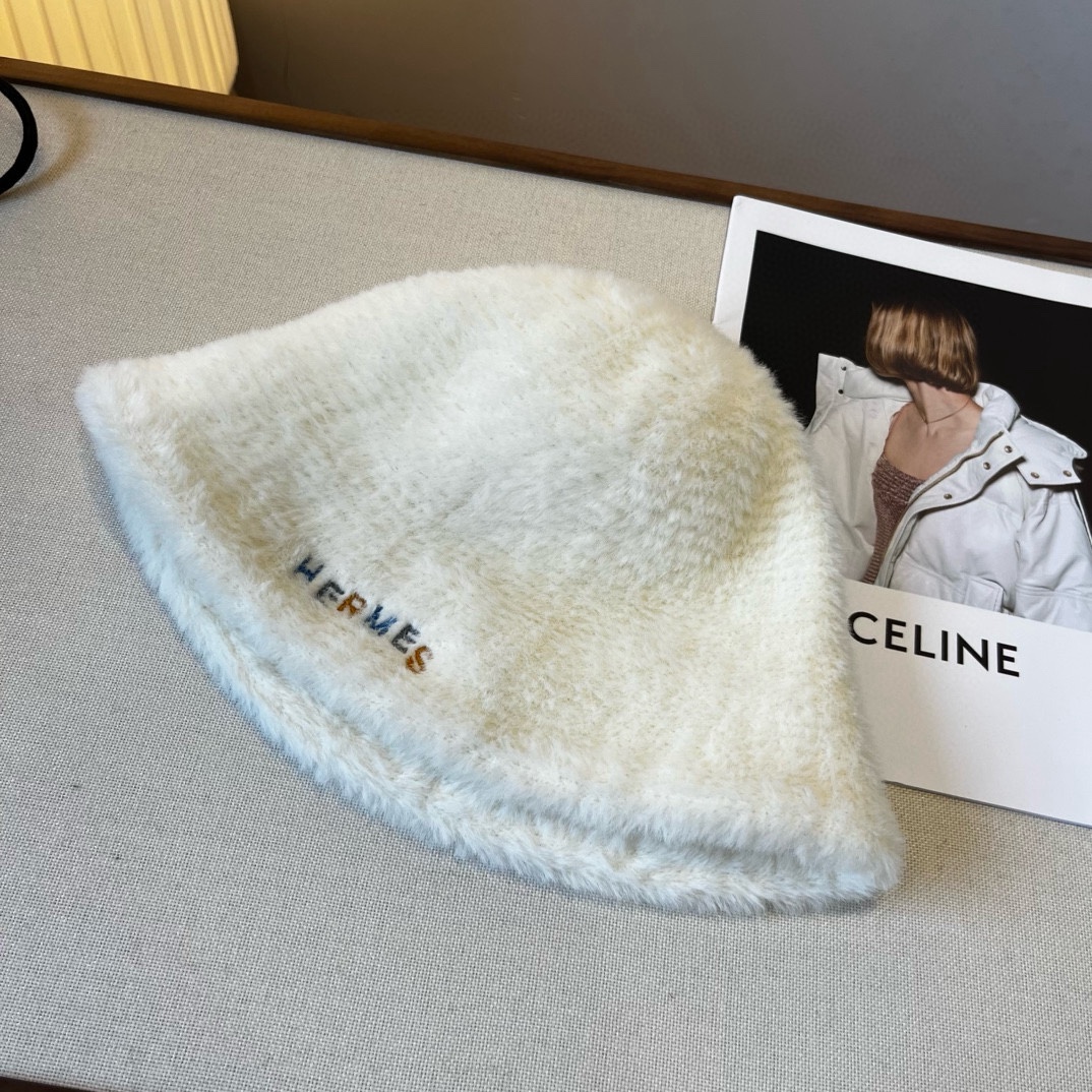 🆕

爱马仕新款兔毛渔夫帽，保暖毛毛圆顶帽，头围57cm