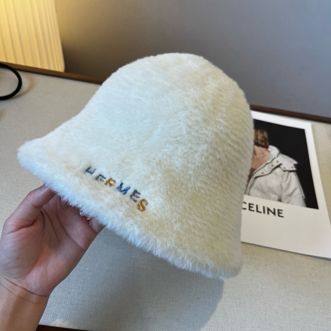 🆕

爱马仕新款兔毛渔夫帽，保暖毛毛圆顶帽，头围57cm