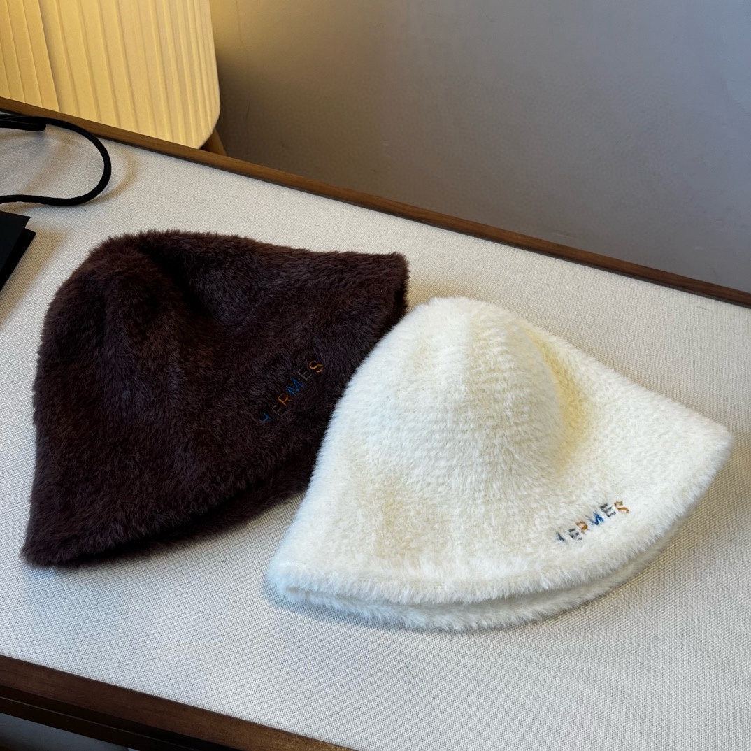 🆕

爱马仕新款兔毛渔夫帽，保暖毛毛圆顶帽，头围57cm