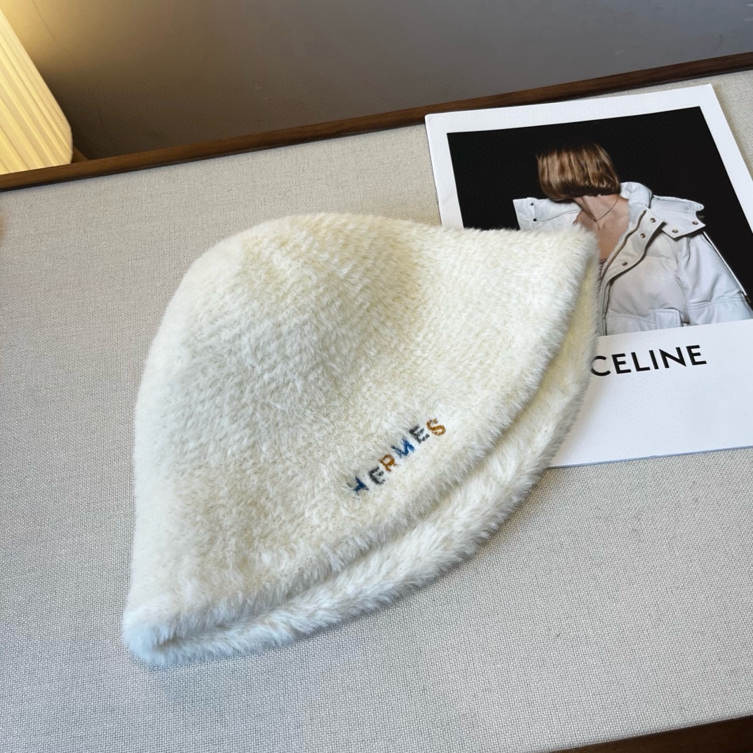 🆕

爱马仕新款兔毛渔夫帽，保暖毛毛圆顶帽，头围57cm