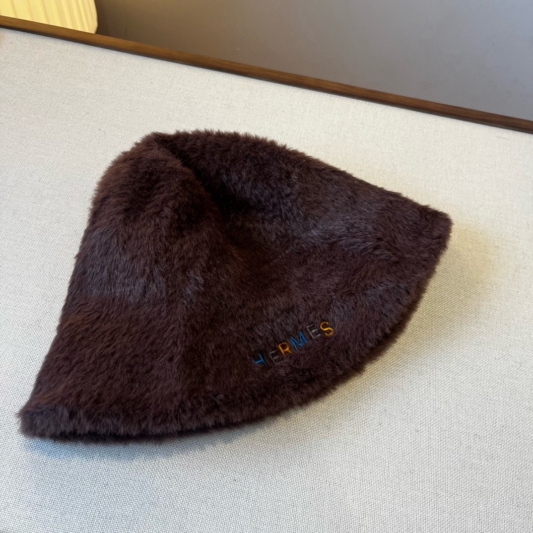 🆕

爱马仕新款兔毛渔夫帽，保暖毛毛圆顶帽，头围57cm