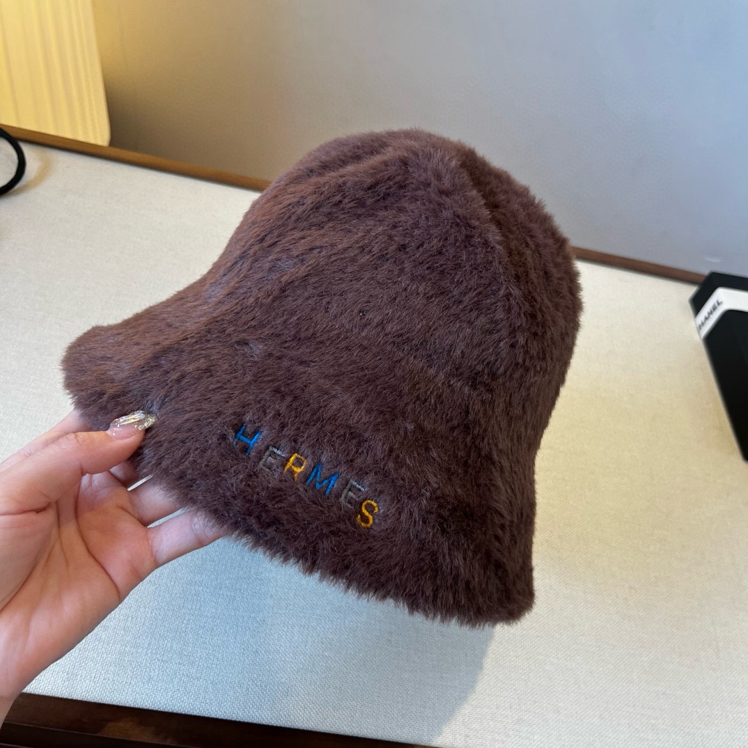 🆕

爱马仕新款兔毛渔夫帽，保暖毛毛圆顶帽，头围57cm