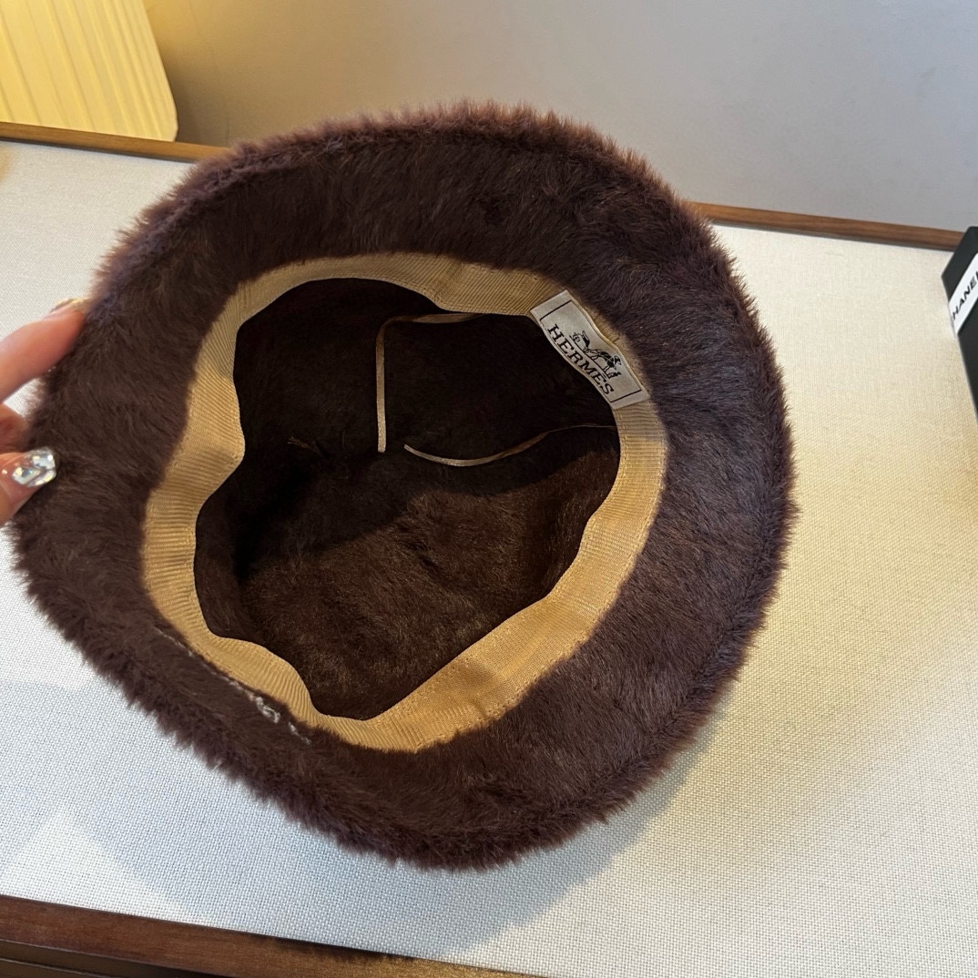 🆕

爱马仕新款兔毛渔夫帽，保暖毛毛圆顶帽，头围57cm