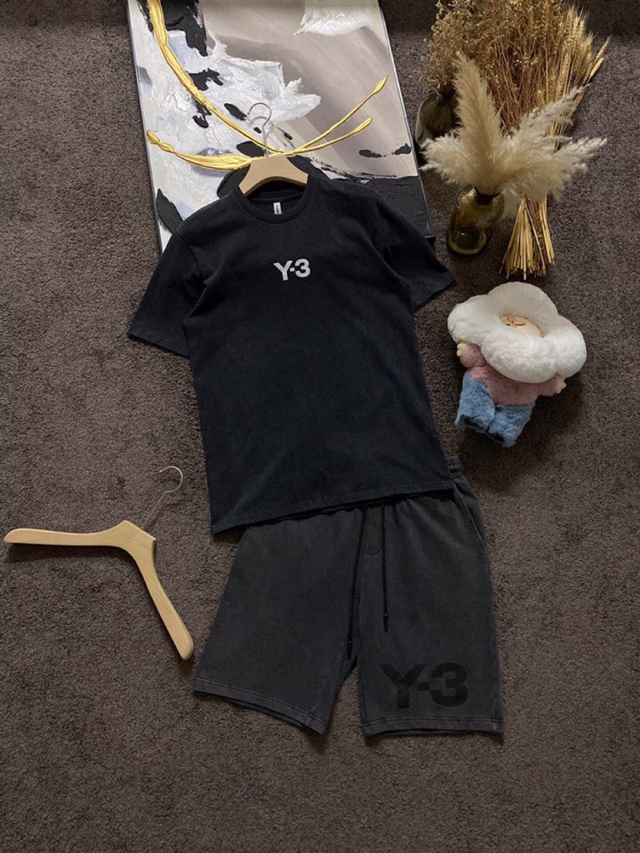 Y-3 山本耀司春夏/SS 主推仿旧水洗褪色短袖圆领短裤套装，定制贵柜品质巴黎百分棉260克长绒棉面料，