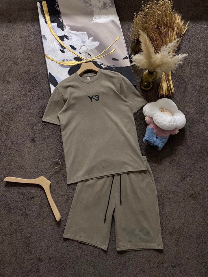 Y-3 山本耀司春夏/SS 主推仿旧水洗褪色短袖圆领短裤套装，定制贵柜品质巴黎百分棉260克长绒棉面料，