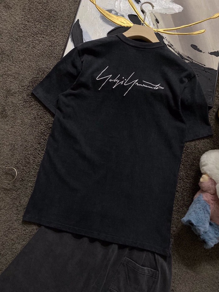 Y-3 山本耀司春夏/SS 主推仿旧水洗褪色短袖圆领短裤套装，定制贵柜品质巴黎百分棉260克长绒棉面料，