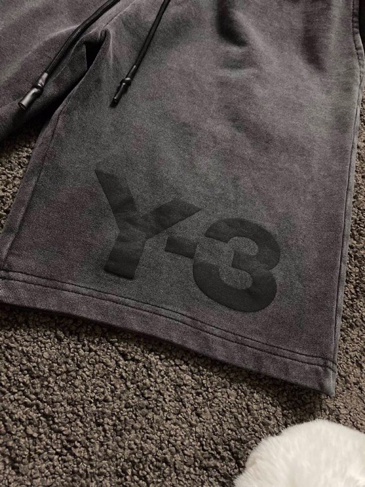 Y-3 山本耀司春夏/SS 本季主推仿旧水洗褪色短裤定制贵柜品质巴黎百分棉300克夏季长绒棉面料，前幅标