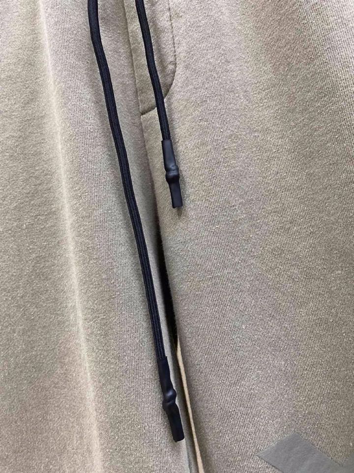 Y-3 山本耀司春夏/SS 本季主推仿旧水洗褪色短裤定制贵柜品质巴黎百分棉300克夏季长绒棉面料，前幅标