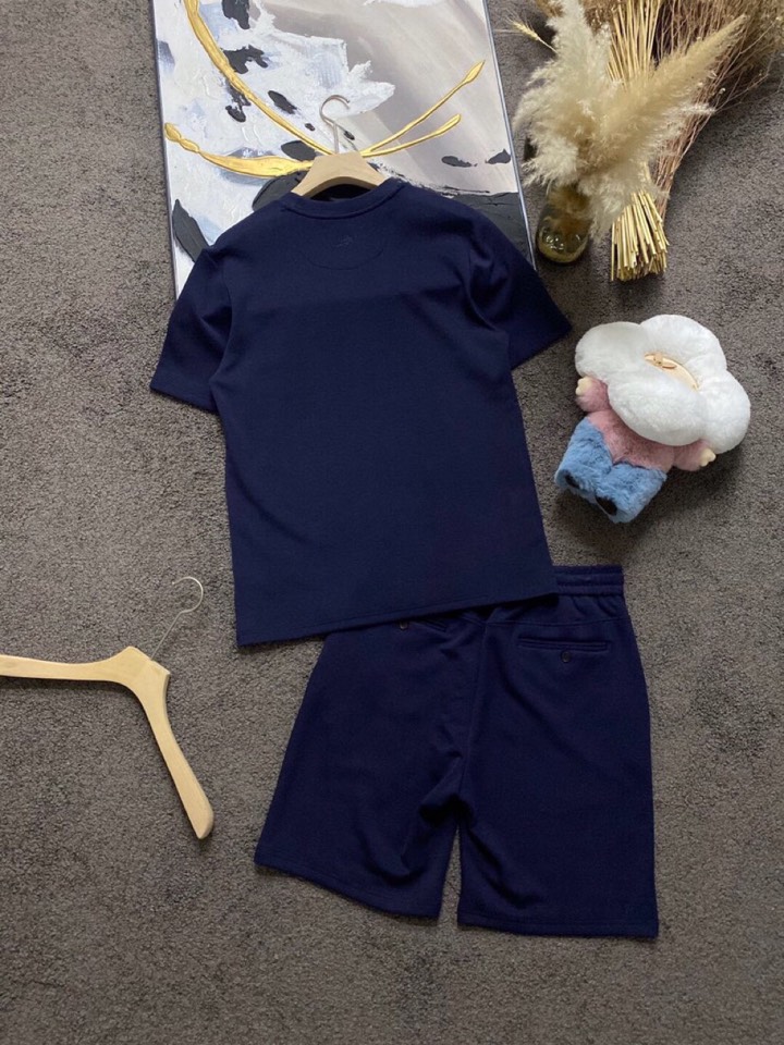 Loro Piana 诺悠翩雅L/SS最新款莱赛尔天丝短袖短裤圆领套装，以意大利古里亚海岸晨间的自然色调