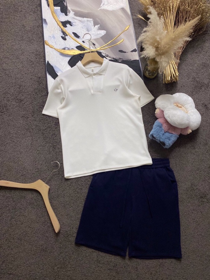 Loro Piana 诺悠翩雅L/SS最新莱赛尔天丝短袖短裤翻领套装，以意大利古里亚海岸晨光的自然色调展