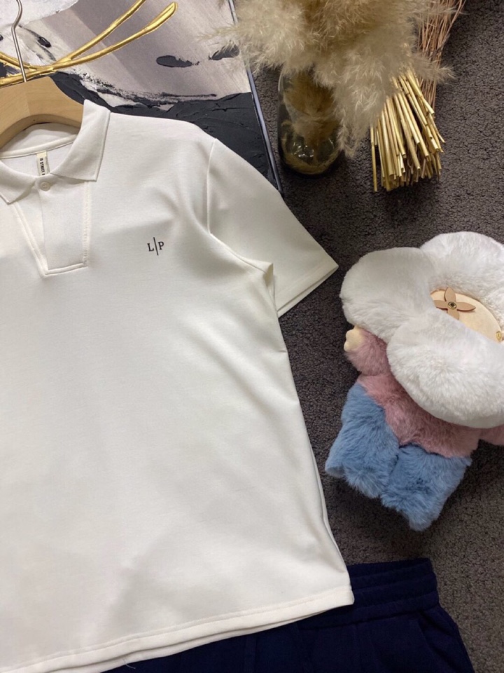 Loro Piana 诺悠翩雅L/SS最新莱赛尔天丝短袖短裤翻领套装，以意大利古里亚海岸晨光的自然色调展