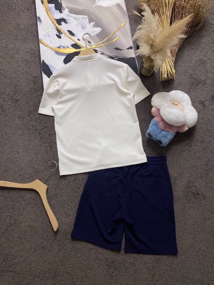 Loro Piana 诺悠翩雅L/SS最新莱赛尔天丝短袖短裤翻领套装，以意大利古里亚海岸晨光的自然色调展