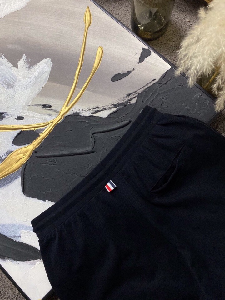 THOM BROWNE 汤姆布朗 TB2025/AW独家爆款火爆TB 腊肠狗狗系列短裤，独家定制原原级巴