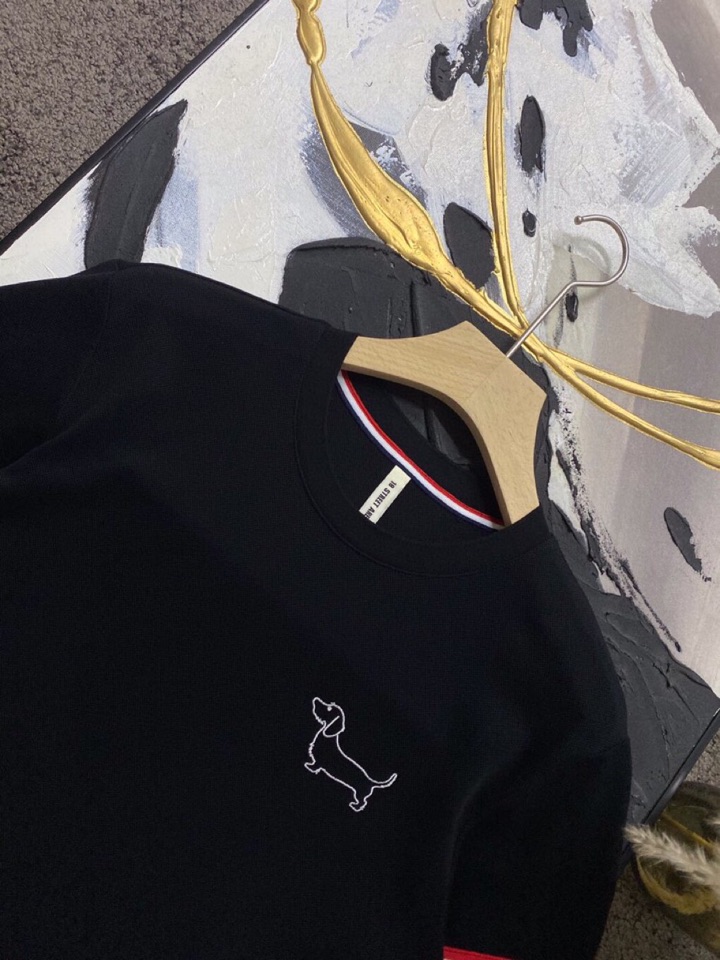 THOM BROWNE 汤姆布朗 TB2025/AW 独家爆款火爆TB 动物狗狗系列短袖圆领T恤，独家定