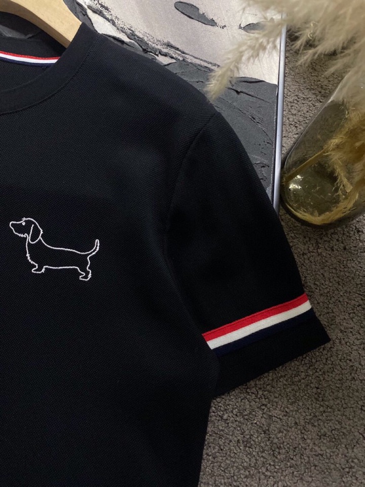 THOM BROWNE 汤姆布朗 TB2025/AW 独家爆款火爆TB 动物狗狗系列短袖圆领T恤，独家定