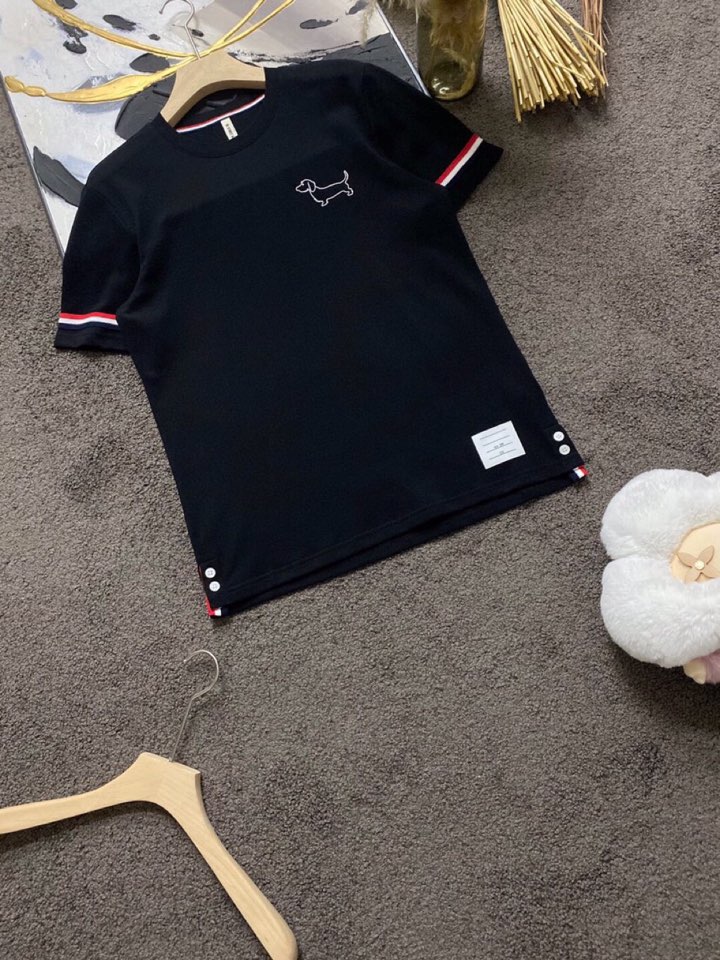 THOM BROWNE 汤姆布朗 TB2025/AW 独家爆款火爆TB 动物狗狗系列短袖圆领T恤，独家定